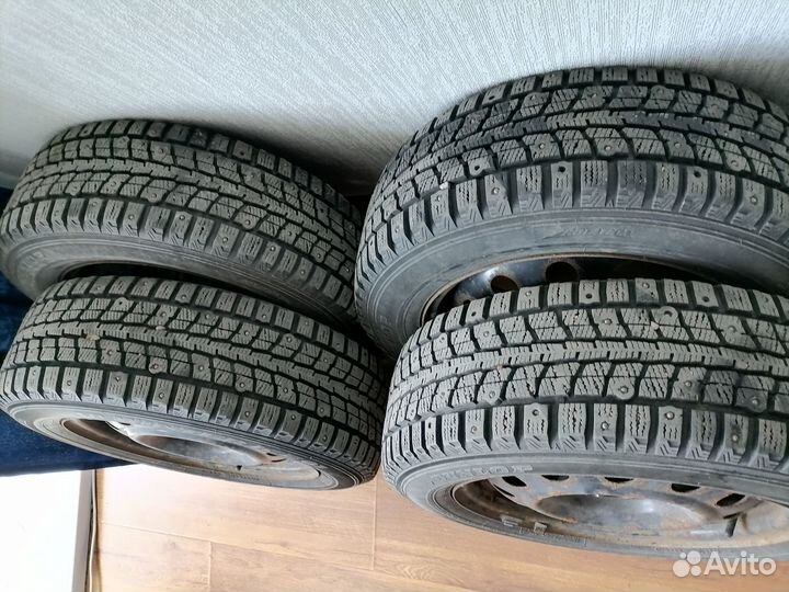 Dunlop SP Winter Ice 01 65 R15