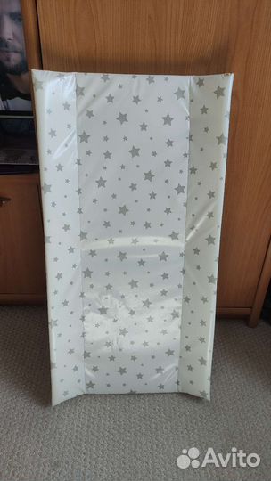 Пеленальная доска на кроватку