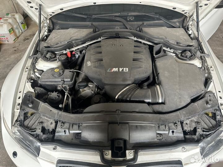 Разбирается BMW 3' E93 LCI M3 S65 01.12.2011