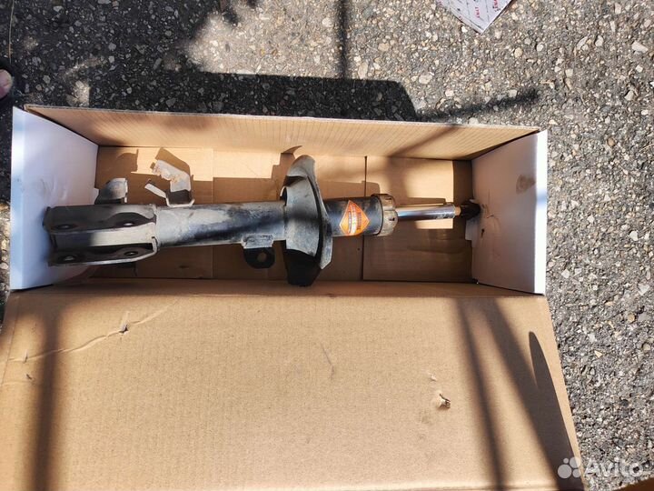 Амортизаторы на Ниссан Марч