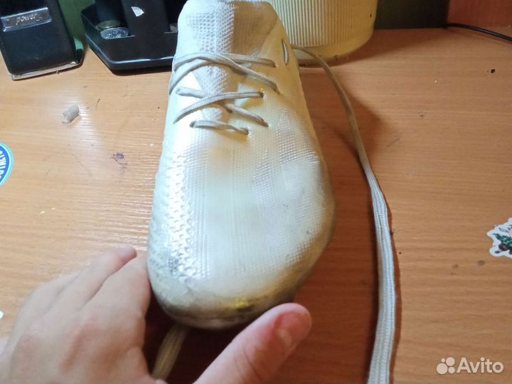 Футбольные бутсы adidas X