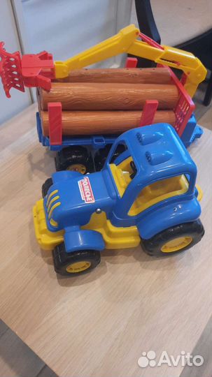 Детский трактор с прицепом