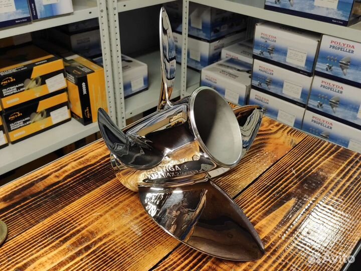 Гребной винт 150-300 л.с.; 4x15-1/4x22RH