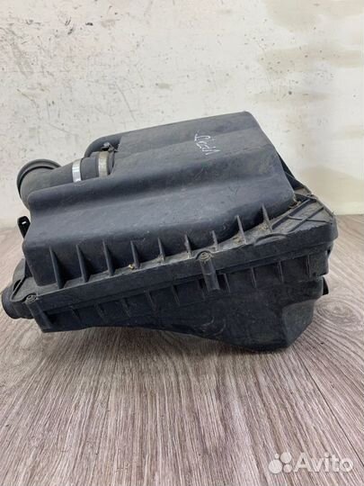 Корпус воздушного фильтра Opel Astra H Z14XEP