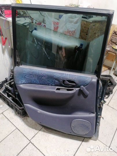 Дверь задняя левая Renault Espace 3 JE F3R769 1998