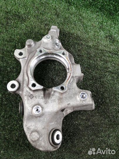 Кулак задний задний правый Mercedes-Benz C-Class