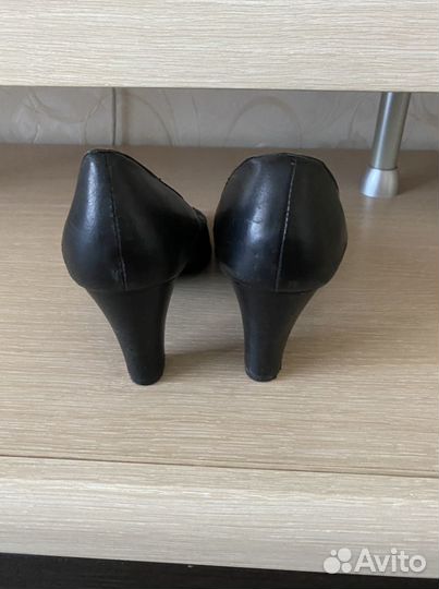 Туфли женские черные 37