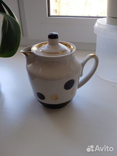 Молочник с крышкой