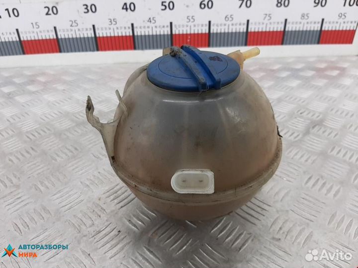 Бачок расширительный Volkswagen Passat B6 2009