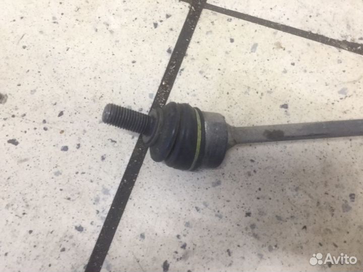 Стойка стабилизатора передняя левая Mercedes