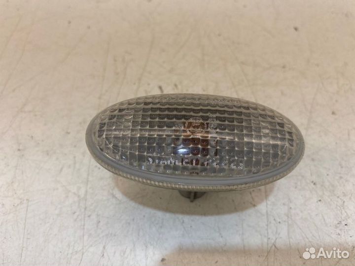 Повторитель поворота в крыло Mazda 6 седан GG 2.0