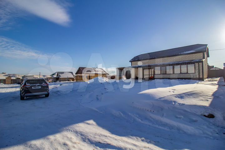 Коттедж 202,7 м² на участке 15 сот.