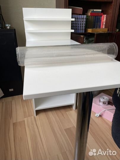 Маникюрный стол