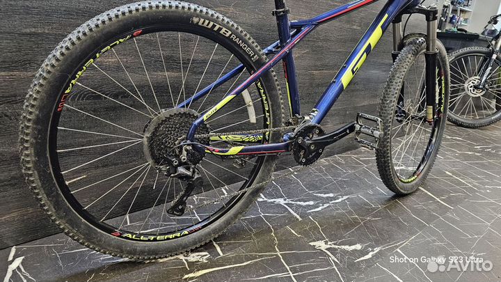 GT Avalanche Elite 27.5 размер М, Air вилка, Deore