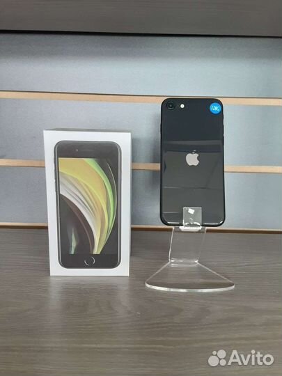 Телефон iPhone se2020 128gb чёрный