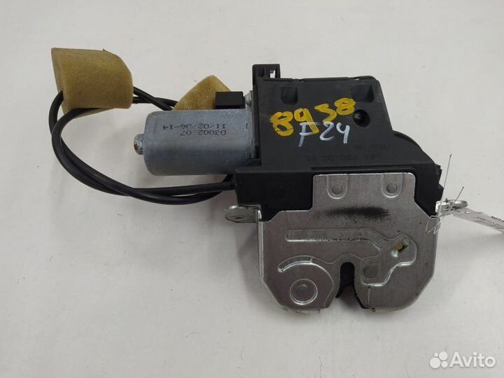 Замок багажника Mercedes S W221