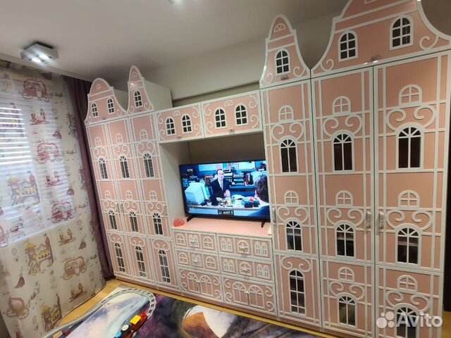 Сказочная детская мебель в комнату. Шкафы домиком