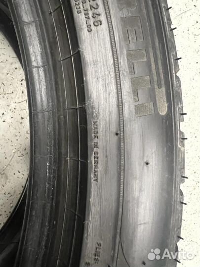 Pirelli Scorpion Winter 275/40 R22 и 315/35 R22