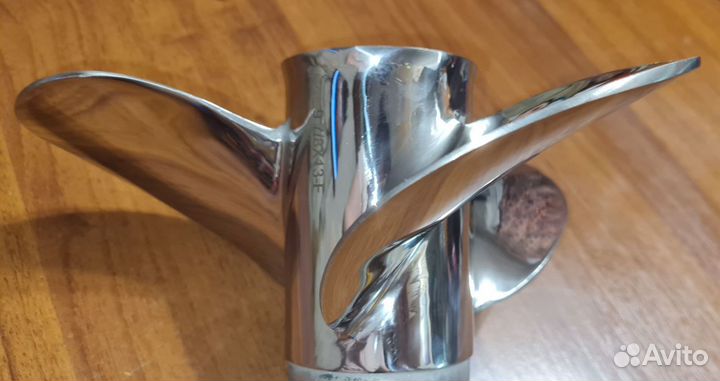 Винт Yamaha 20-30, F20-25 (3x9-7/8x13) Сталь