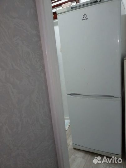 Холодильник indesit