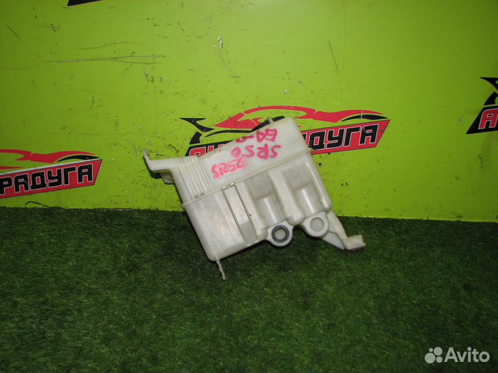 Бачок омывателя toyota CR40G, CR40N, CR50G, CR50N