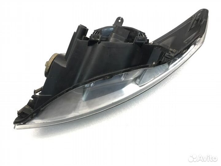 Фара правая Ford Mondeo седан 2.3 2010