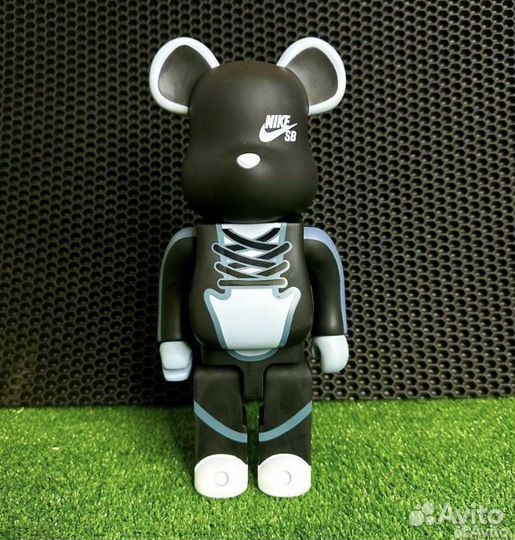 Игрушка Bearbrick kaws