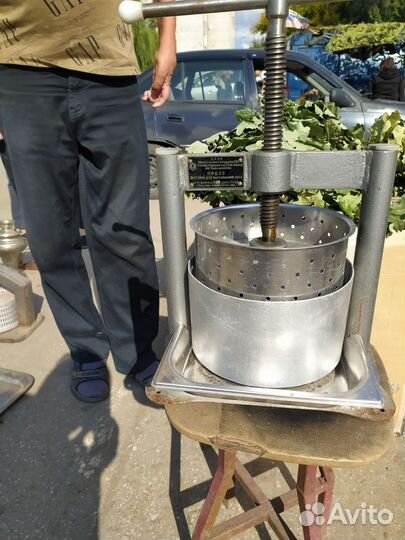 Пресс ручной винтовой для отжима сока