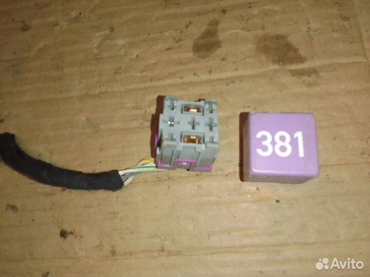 Разъем реле 381 Audi A4 B5