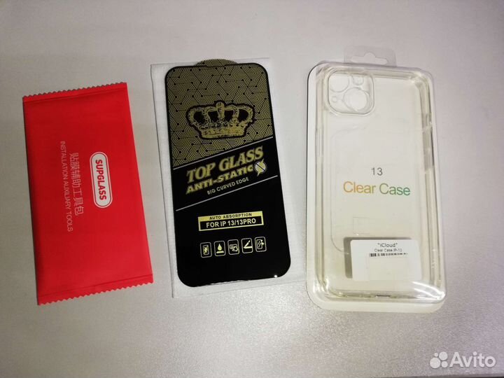 Чехол на iPhone 13 + защитное стекло