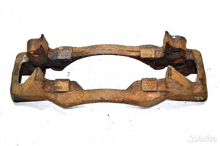 Скоба суппорта, переднего моста, правая renault tr