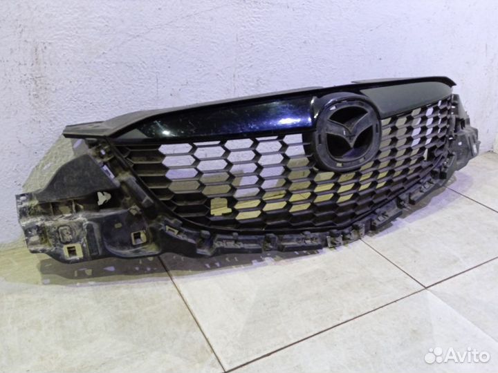 Решетка радиатора Мазда