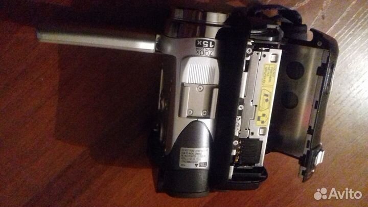 Видеокамера JVC GR-DF430AG