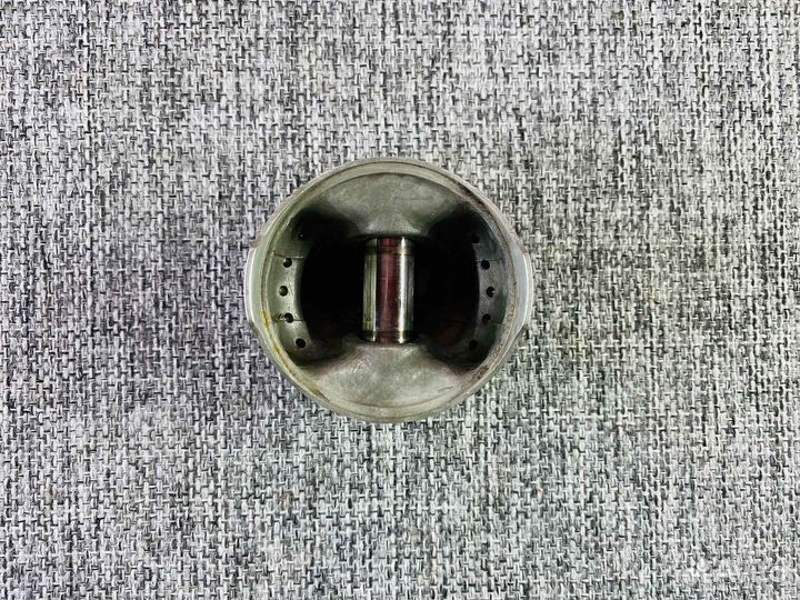 Yamaha XV400 Virago Поршень