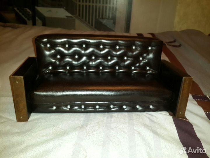 Декоративный диван