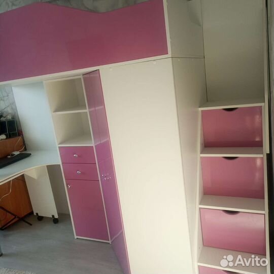 Кровать чердак. Торг уместен