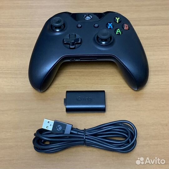 Оригинальные Xbox ONE геймпад и аккум