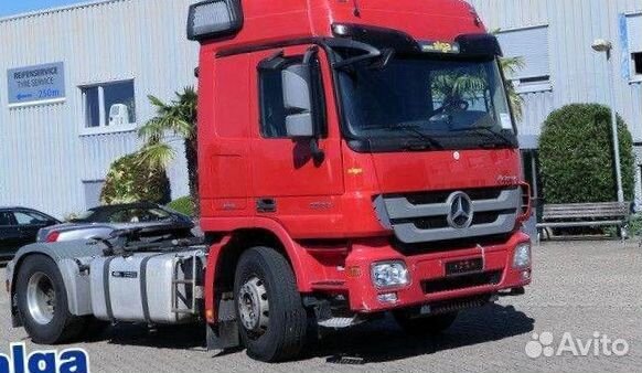 Pазбираем грузовик Mercedes-Benz Actros mpiii 2009