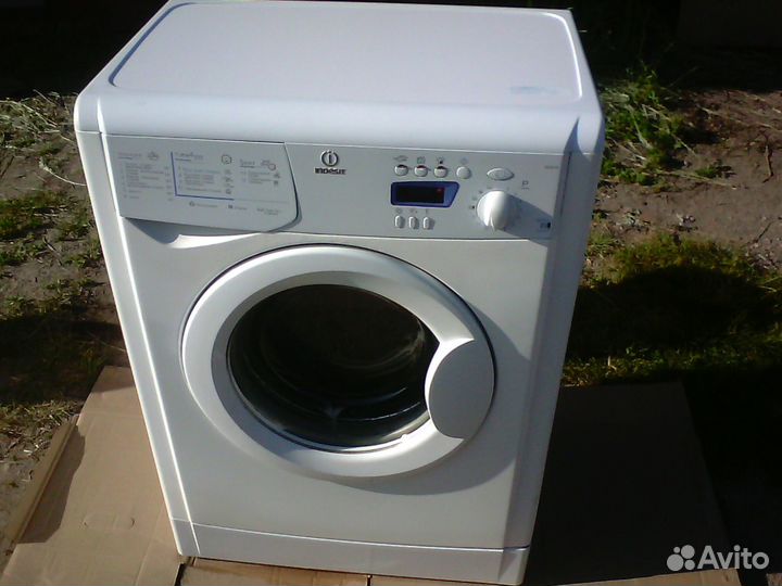 Стиральная машина узкая Indesit