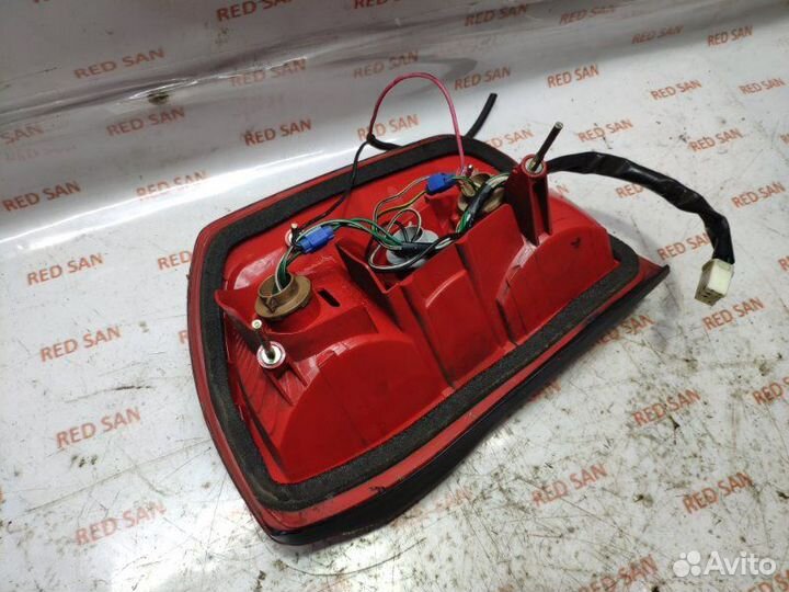 Стоп-сигнал левый Toyota Rav 4 ACA21R 1azfe 2002