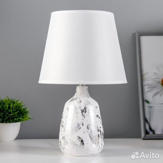 Настольная лампа 'Пани' Е14 40Вт серебро 20х20х32с