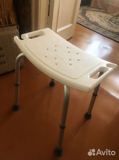 Стульчик в ванну с телескопическими ножками