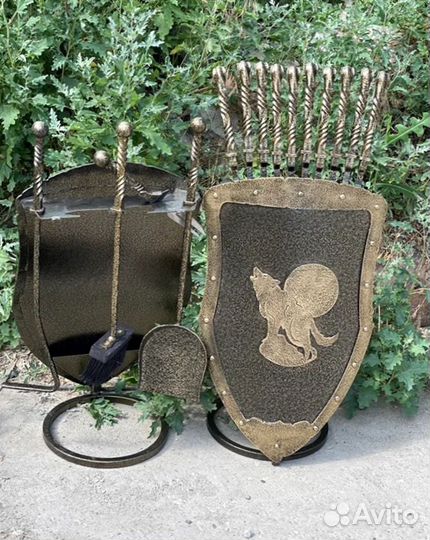 Подставка под шампуры Щит