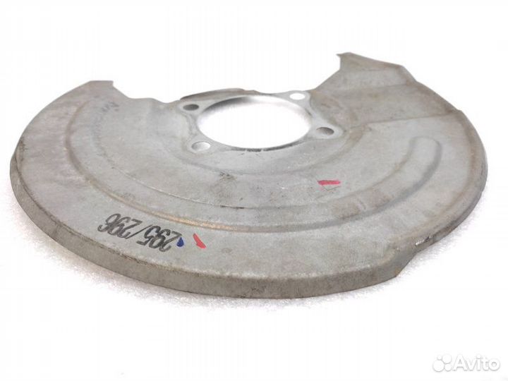 Пыльник тормозного диска передний левый Mitsubishi