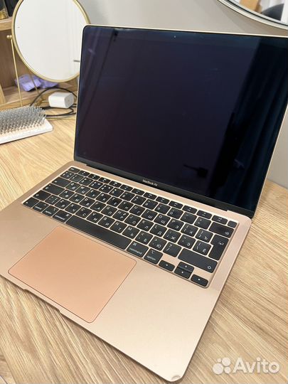 Apple macbook air 13 2020 i3