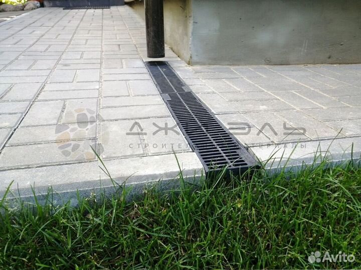 Желоб водосточный