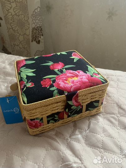 Шкатулка для рукоделия новая
