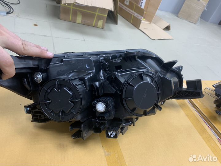 Фары Mitsubishi L200 новые оригинал 18-23