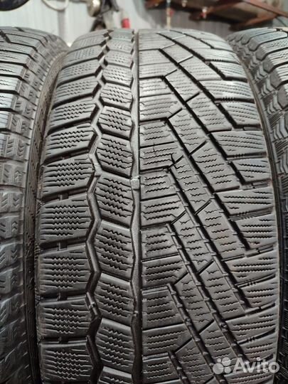 Gislaved Nord Frost 200 215/60 R17