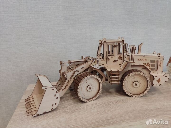 Деревянный конструктор фронтальный погрузчик